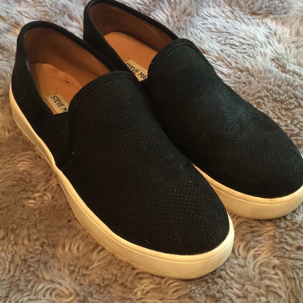 Steve Madden “Gracy” Sneaker
